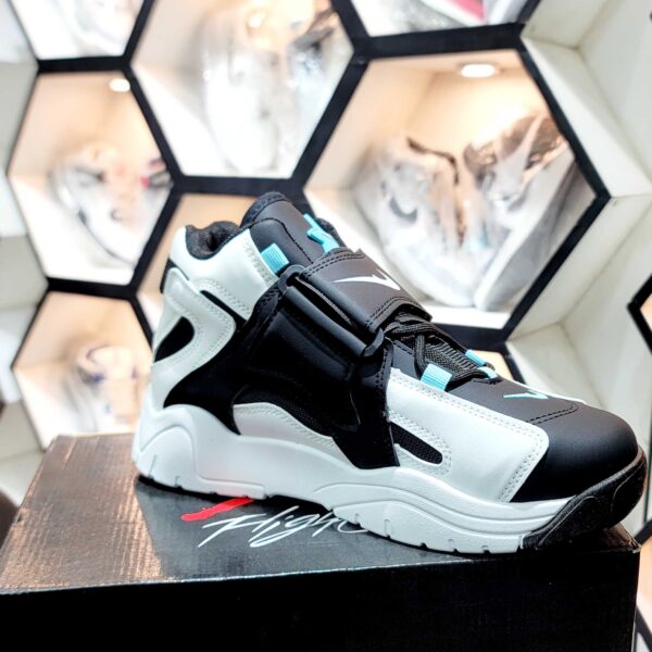 Nike Air Aus - Image 4